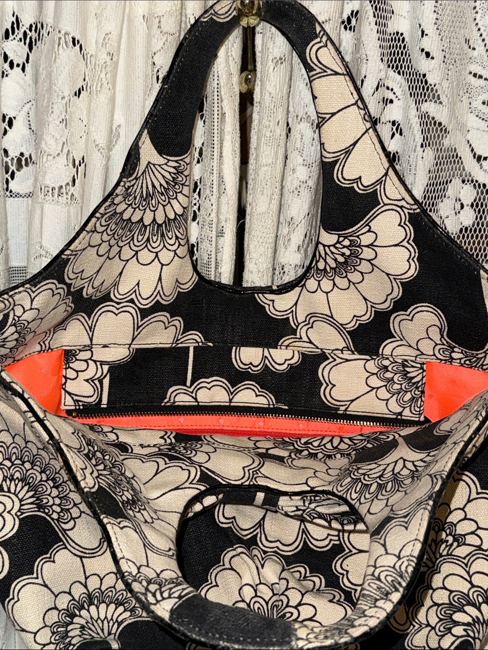 kate spade Black and Cream Floral Bow Shoulder Bag - Picture 5 of 14